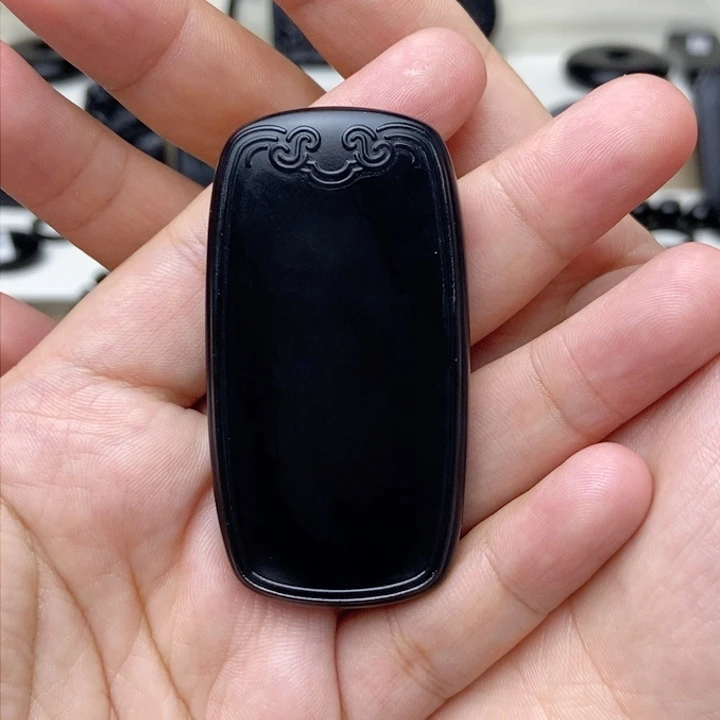 和田玉（墨玉）未镶嵌颈饰无事牌