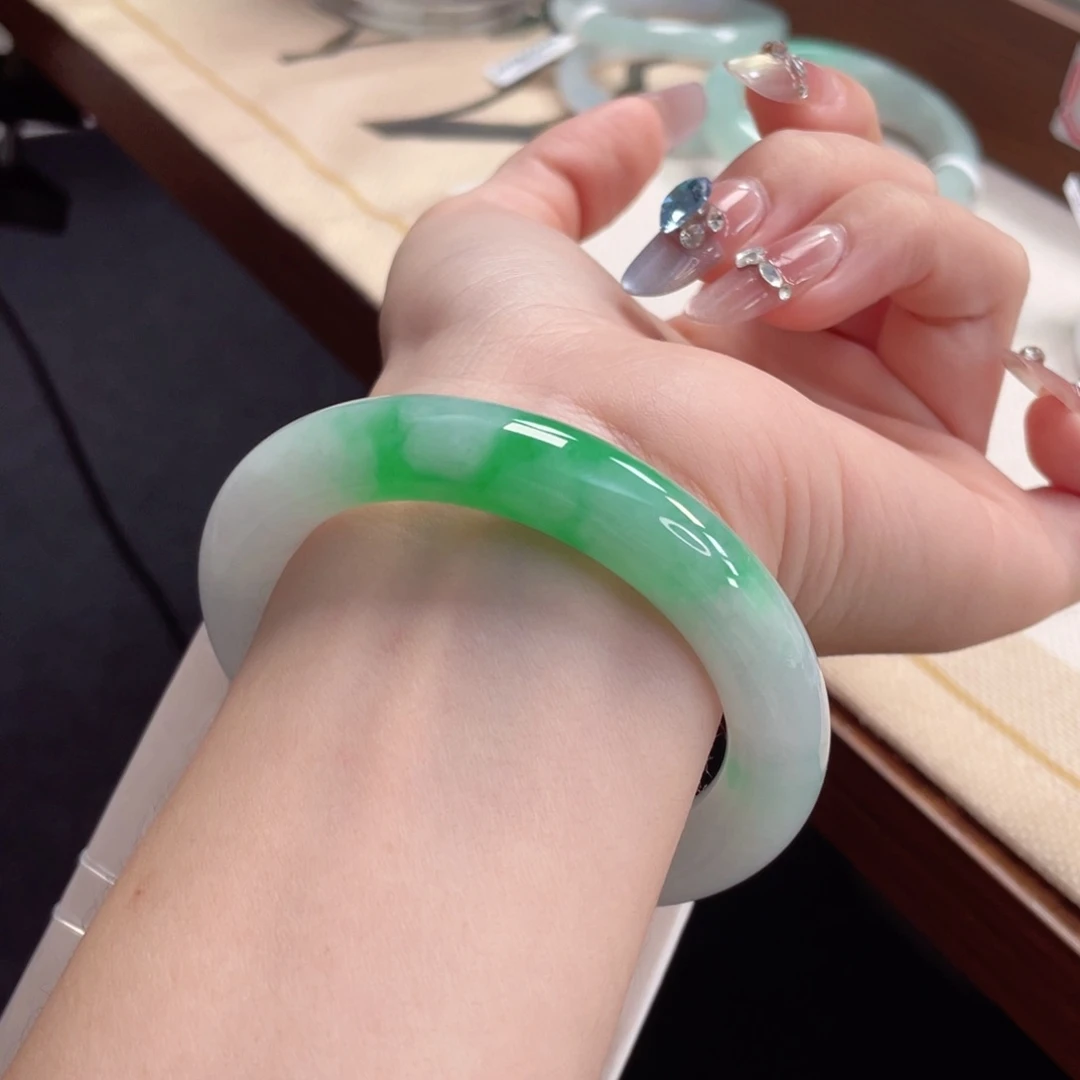 翡翠手镯未镶嵌55.2清货价白底青完美无瑕23号