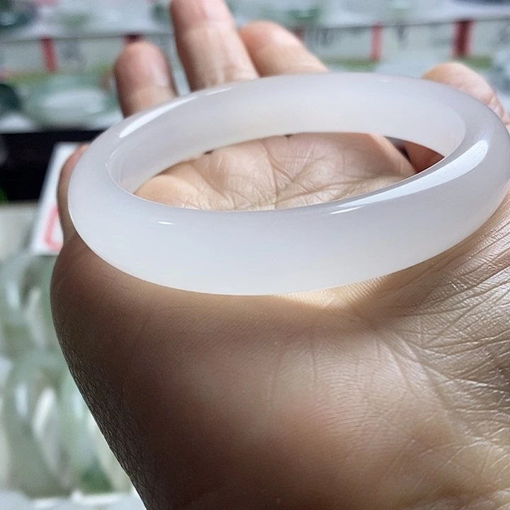 石英质玉（天山翠）未镶嵌手镯