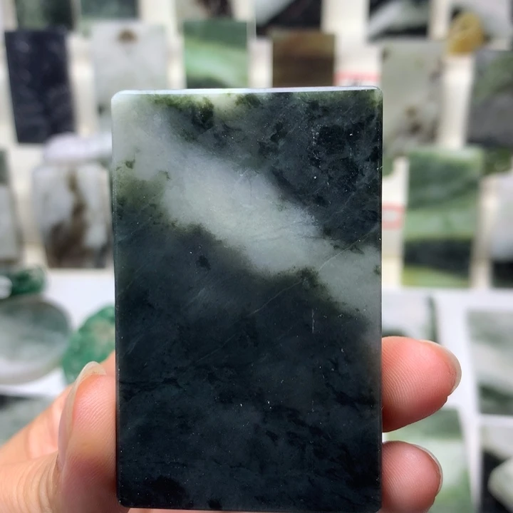 挥***）独山玉未镶嵌颈饰