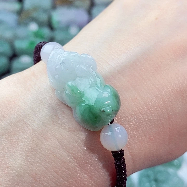 颈饰未镶嵌翡翠天然