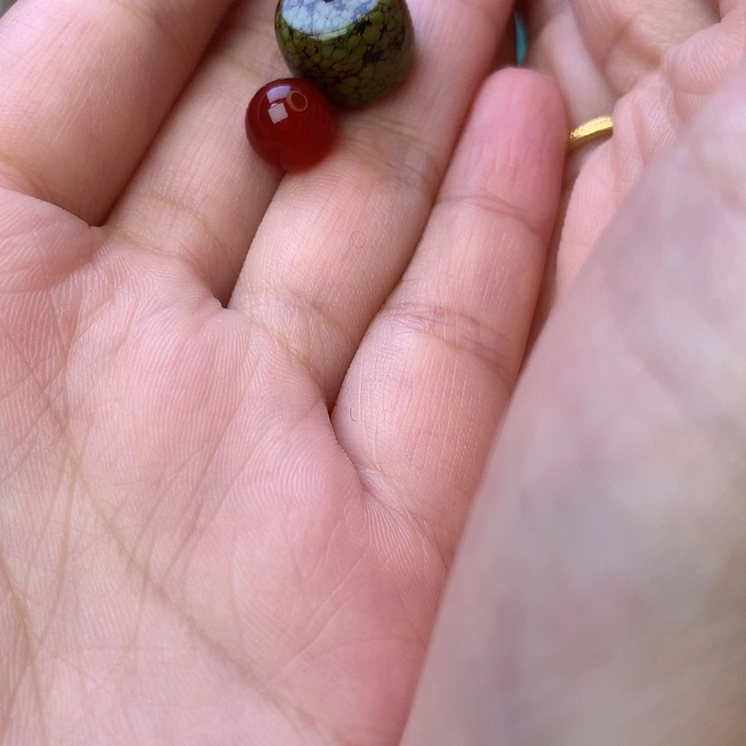 李***荔未镶嵌南红玛瑙珠宝奇石
