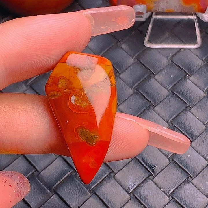 玛瑙/玉髓颈饰足银镀金镶嵌我**丁