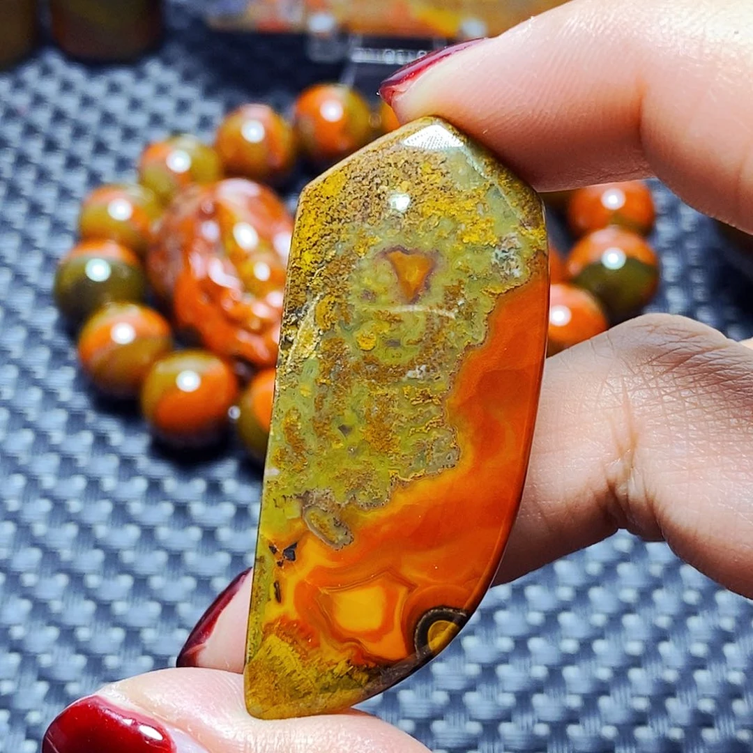 未镶嵌颈饰玛瑙/玉髓如*