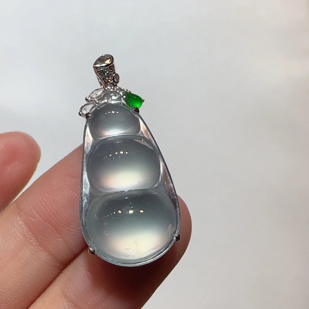 翡翠18K金镶嵌吊坠(不含链)福豆