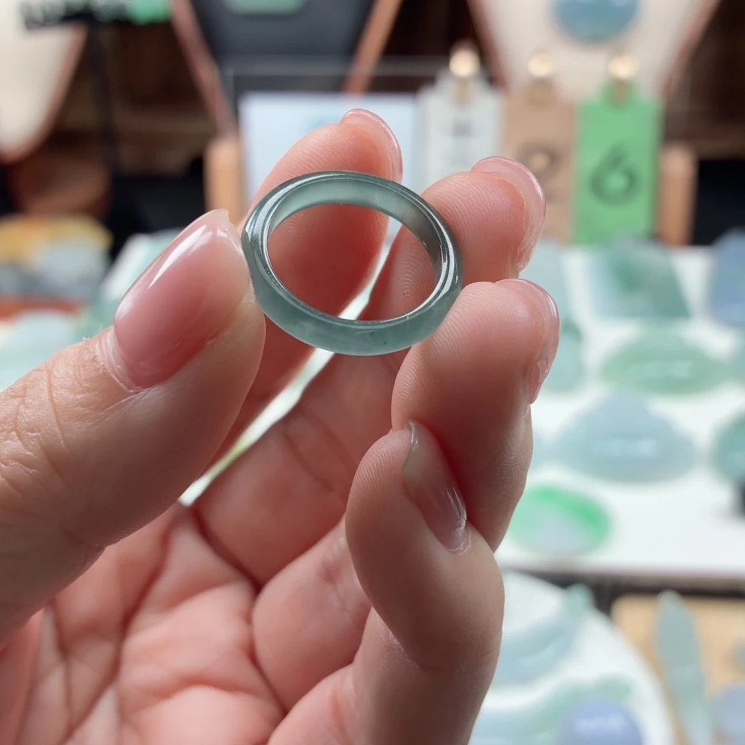 晚***凉翡翠未镶嵌颈饰天然A货翡翠