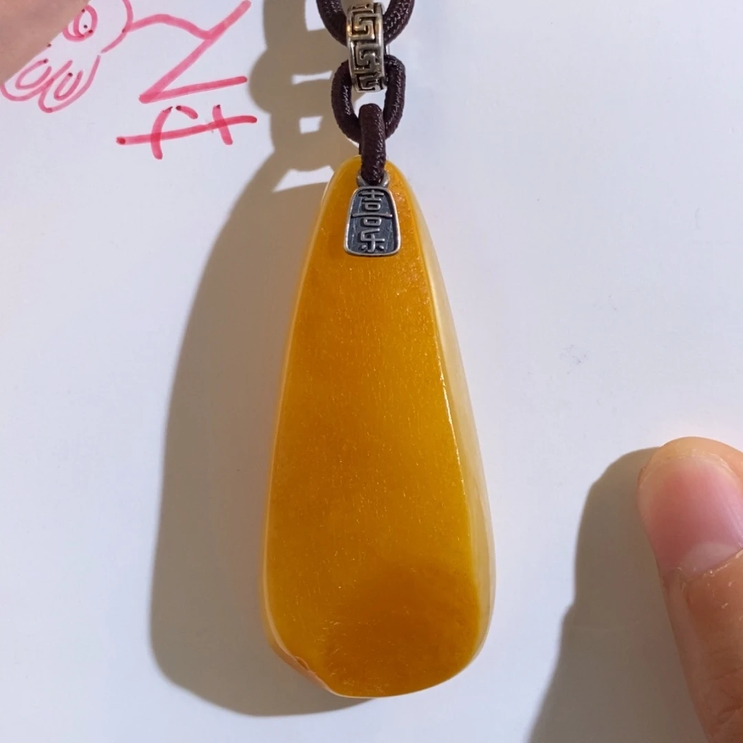 定制琥珀未镶嵌琥珀。