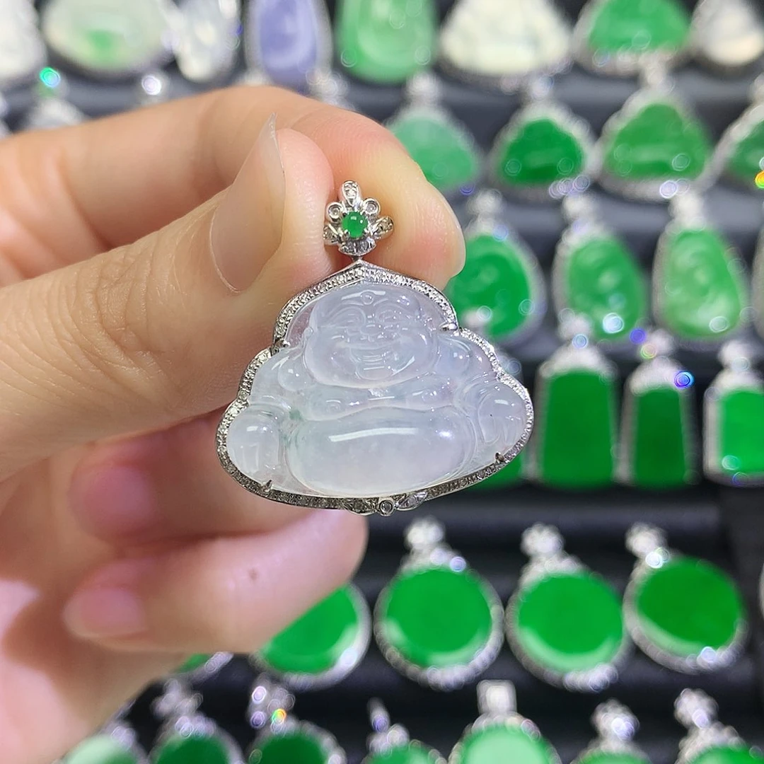 翡翠18K金镶嵌颈饰吊坠