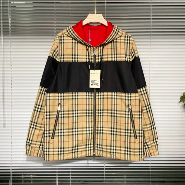 未使用 BURBERRY/博柏利 经典格纹 胶牌logo 双面穿外套 M码 a316