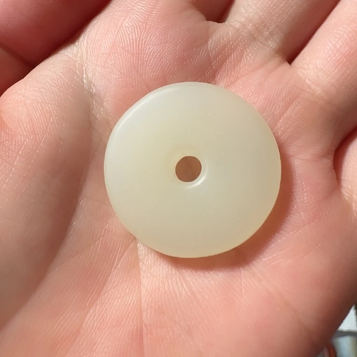 颈饰未镶嵌和田玉（糖玉）