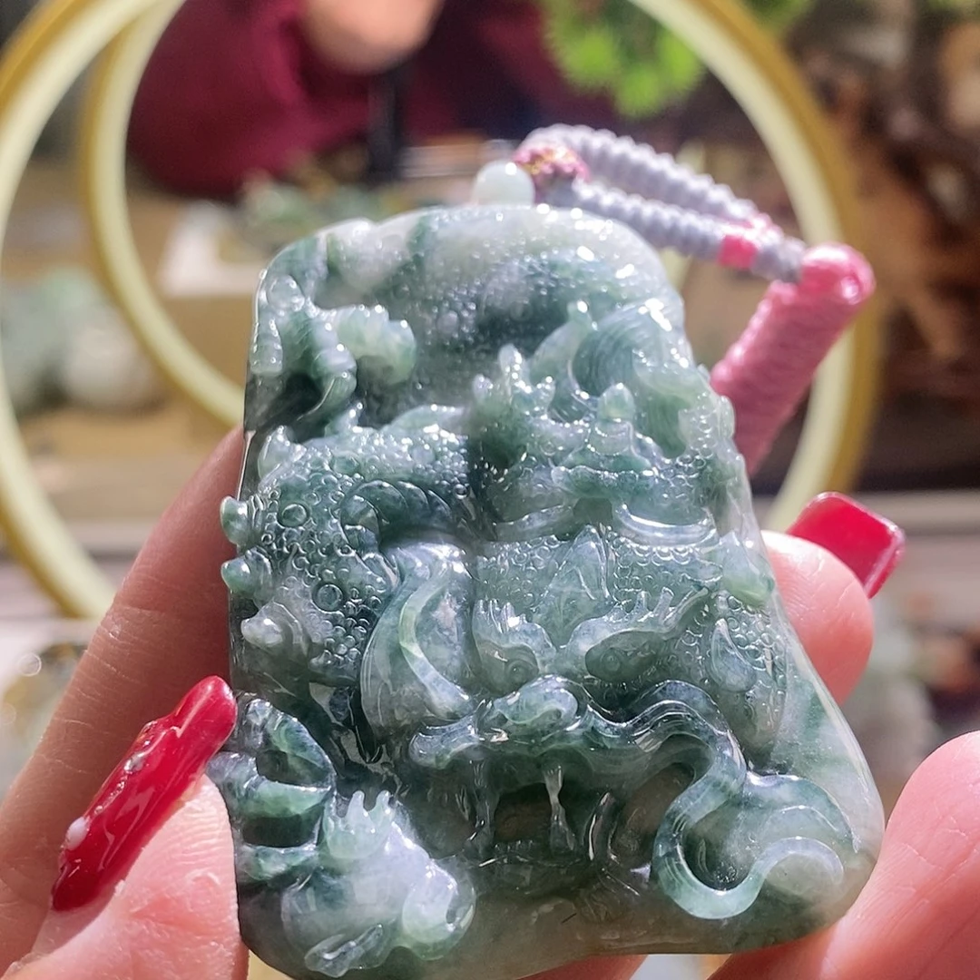【闪购商品】翡翠颈饰未镶嵌龙牌