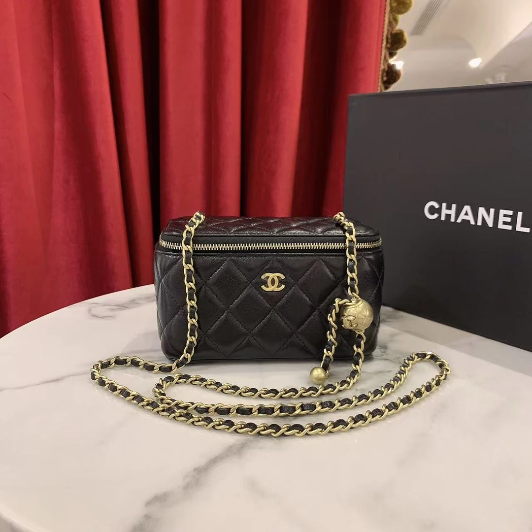 99新 Chanel/香奈儿 金球长盒子黑金羊皮单肩包/74151528