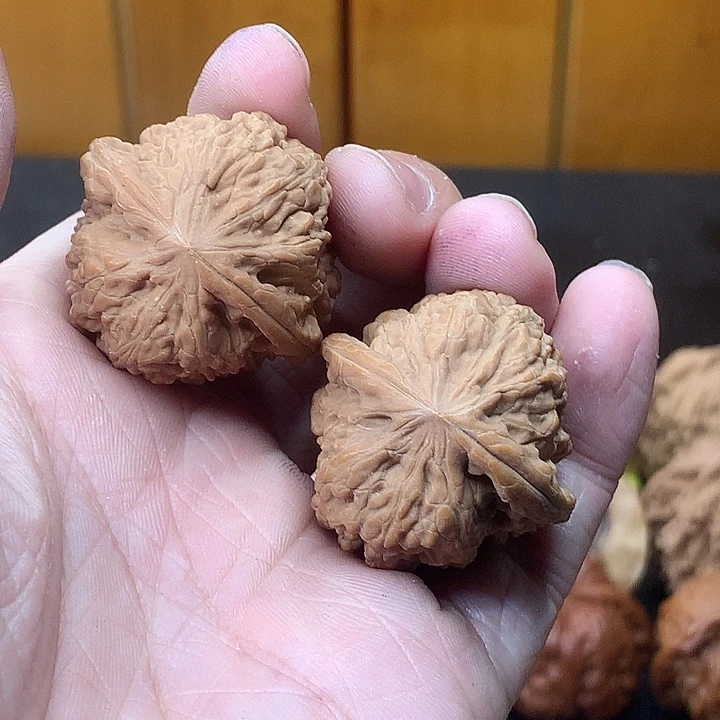 文玩核桃吊坠35凹底