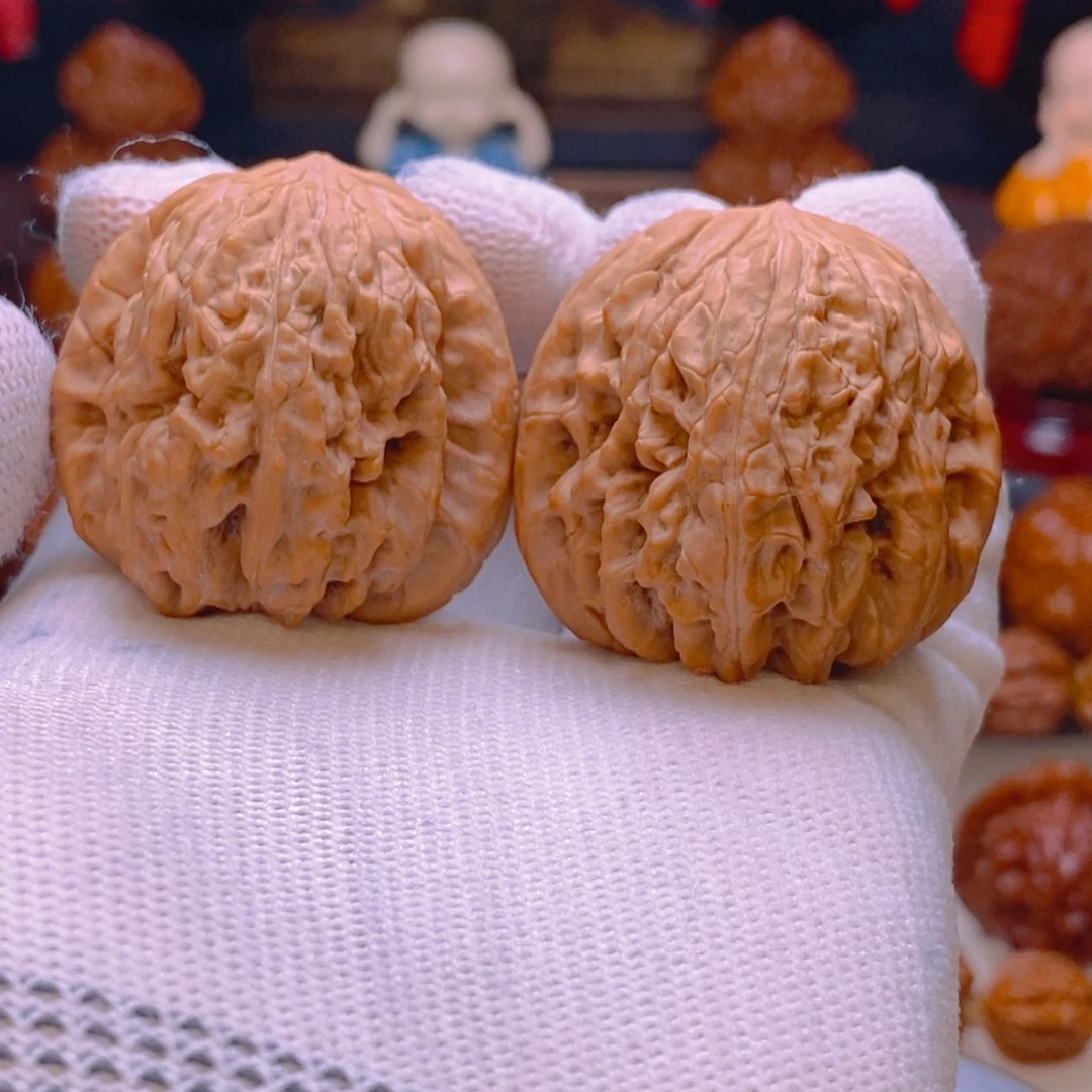 文玩核桃吊坠毕业级 暴雪