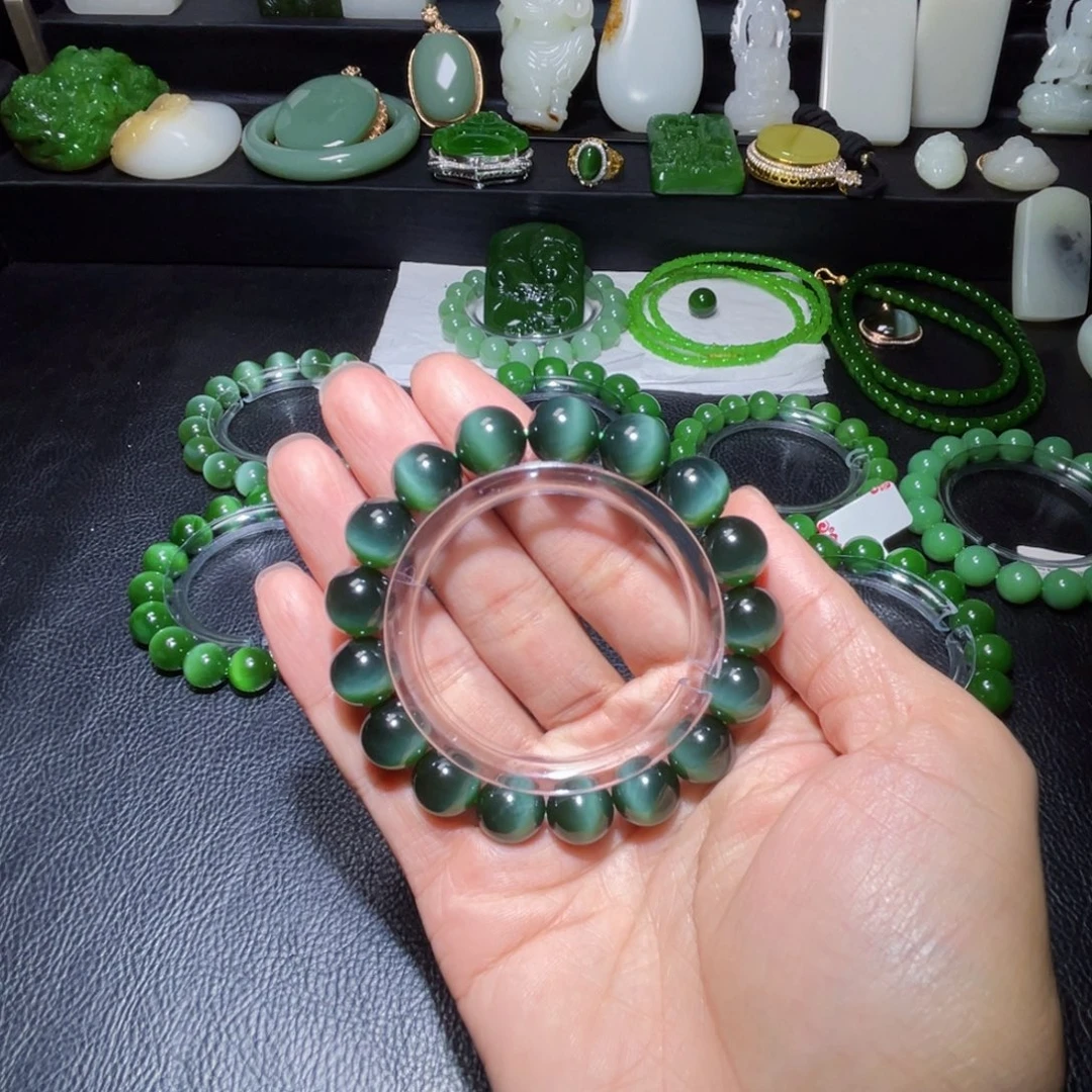 用***8和田玉未镶嵌挂件