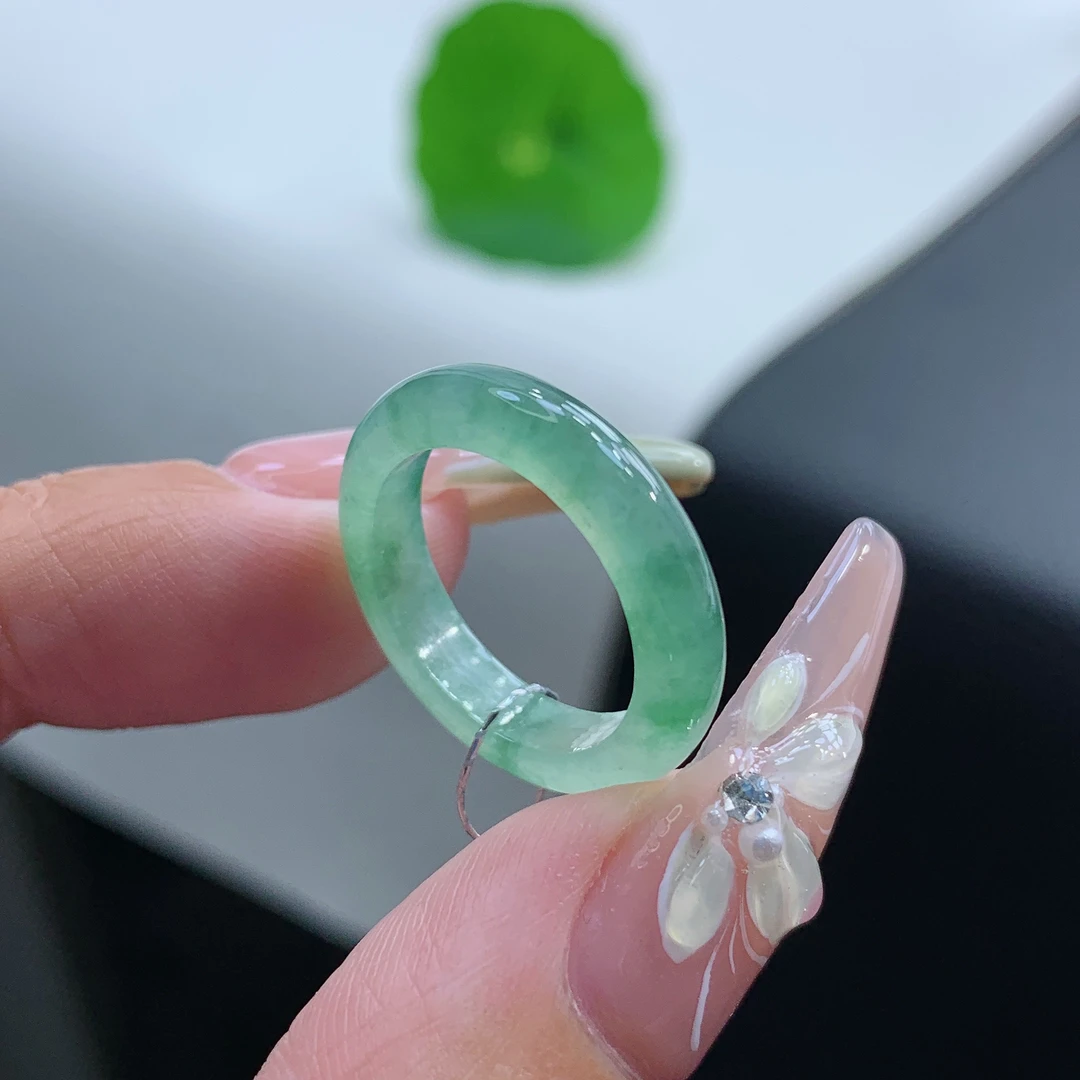9号 缅甸天然A货 冰绿果绿翡翠戒指 内径14.8-3.8-3.1mm a1
