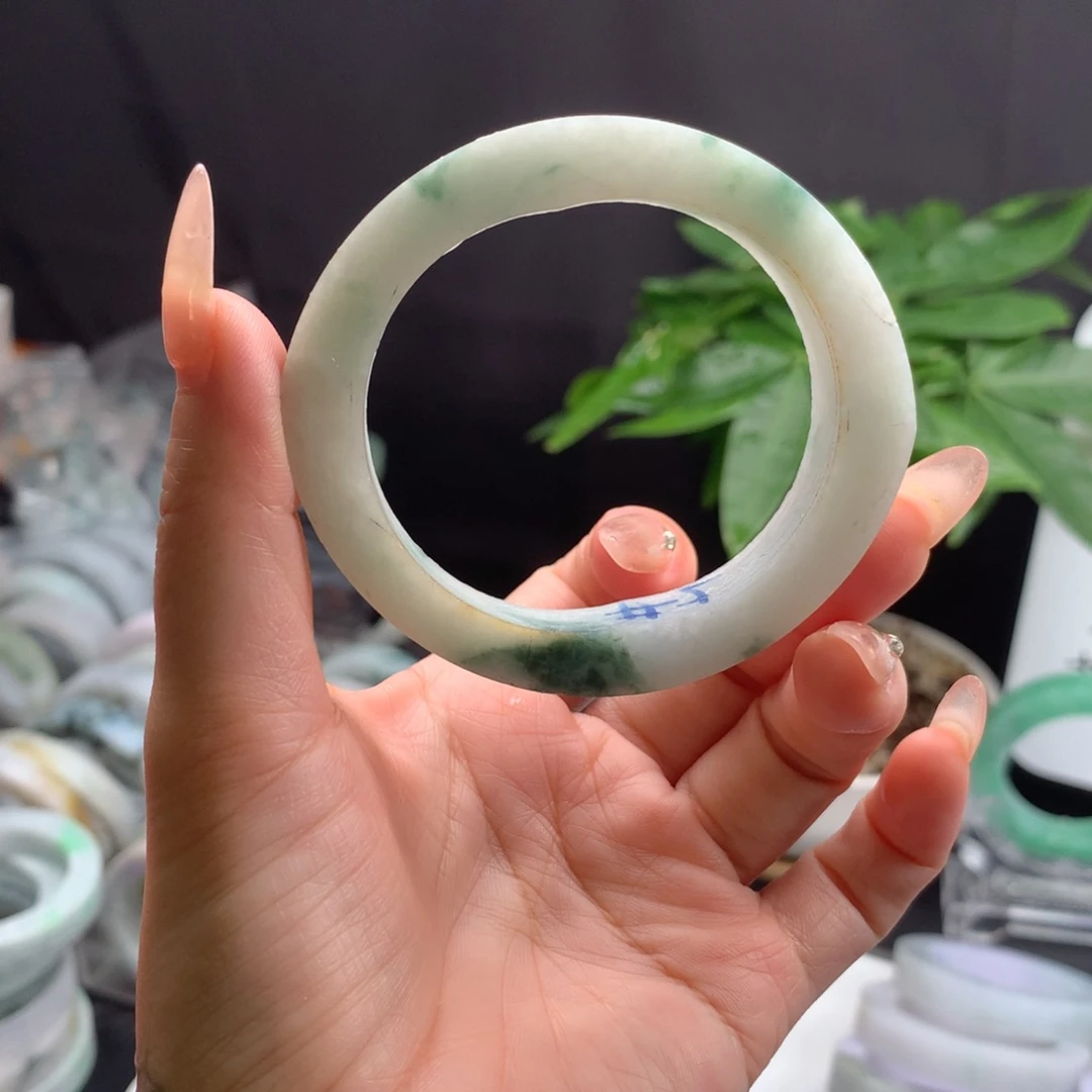 未镶嵌手镯定制翡翠