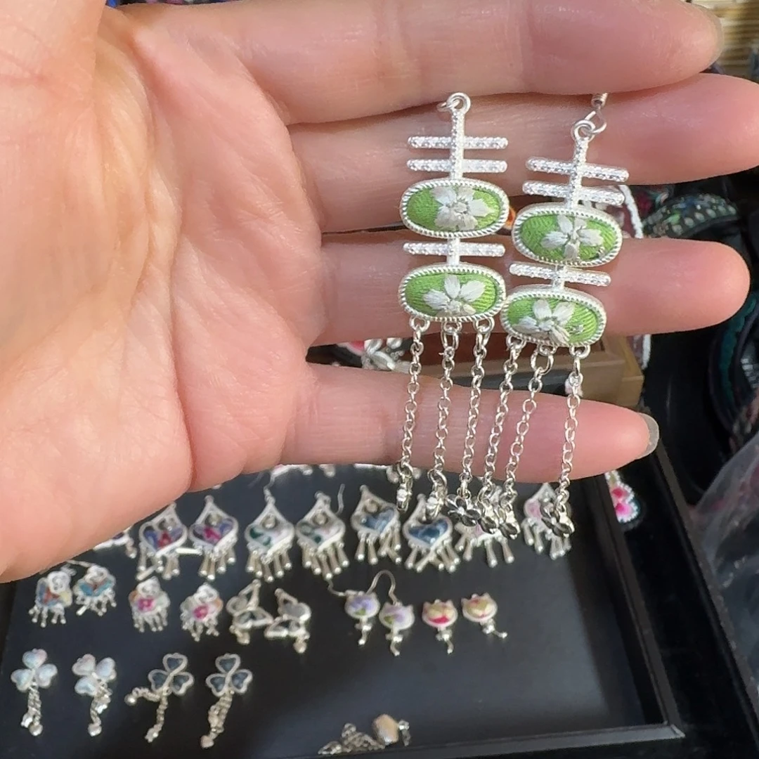 织绣民族风刺绣耳环