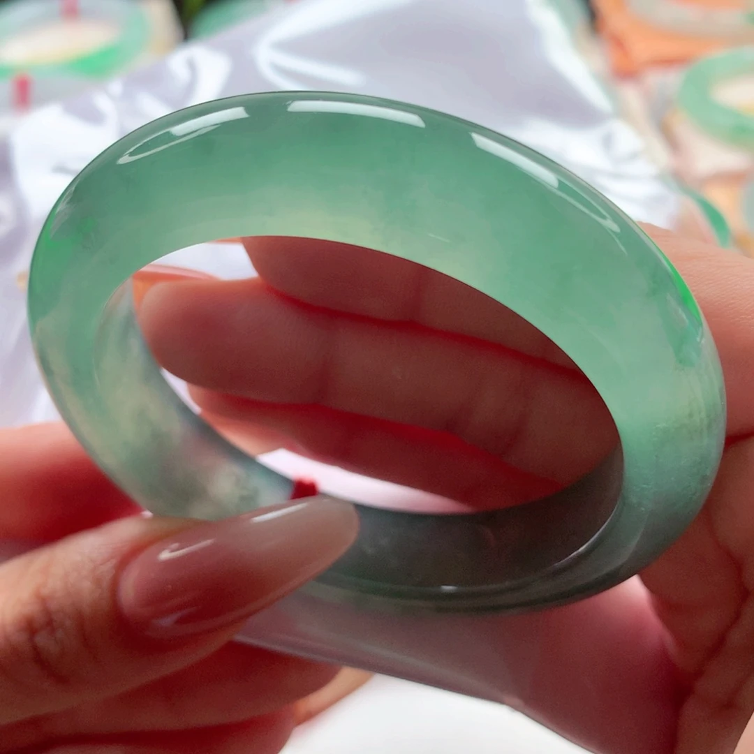 翡翠未镶嵌手镯55.2炸光冰绿满色轮胎 敏