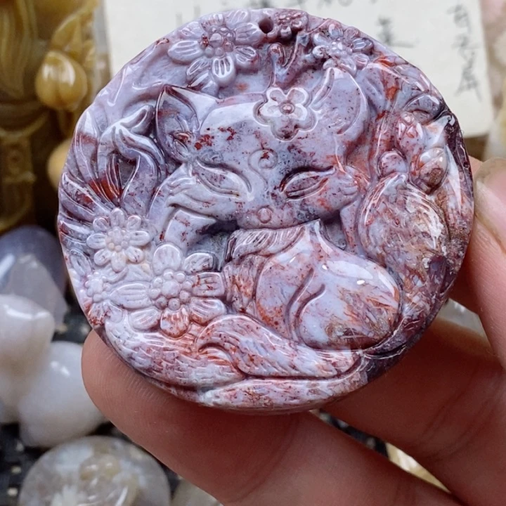 颈饰未镶嵌硅化珊瑚（珊瑚玉）