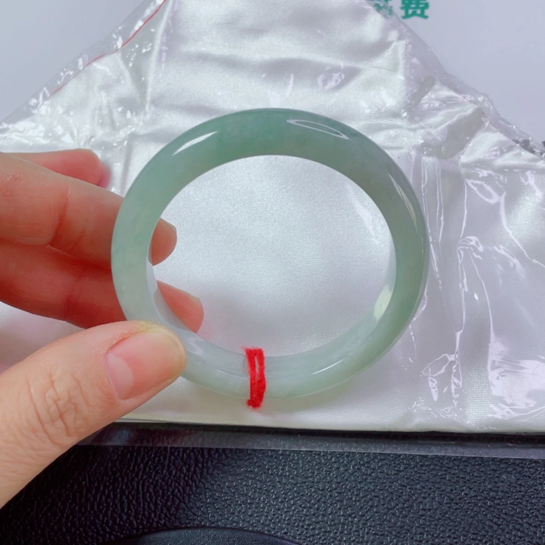 翡翠未镶嵌手镯圈口52:5宽11.6厚8.2