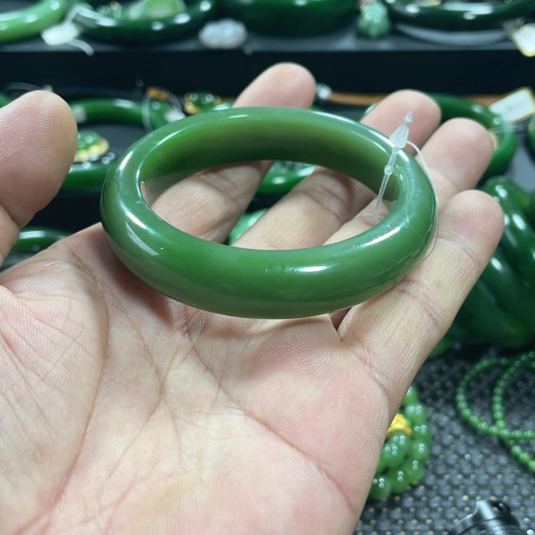 和田玉（碧玉）未镶嵌手镯