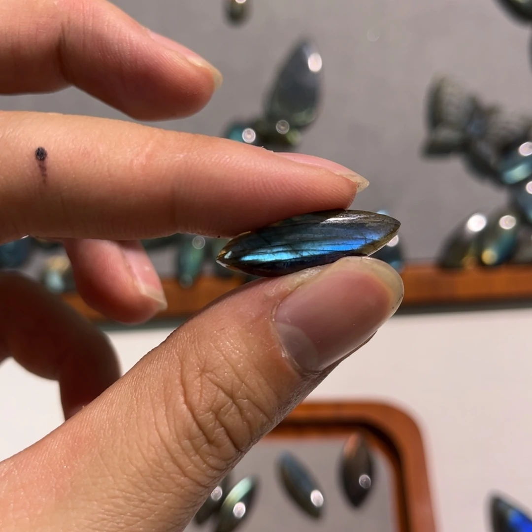 拉长石吊坠未镶嵌卡*八