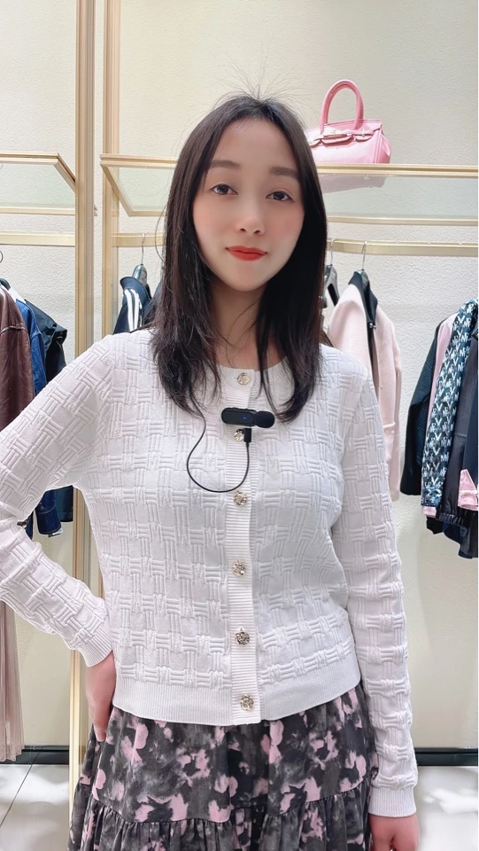 玛丝恩迪新款针织衫