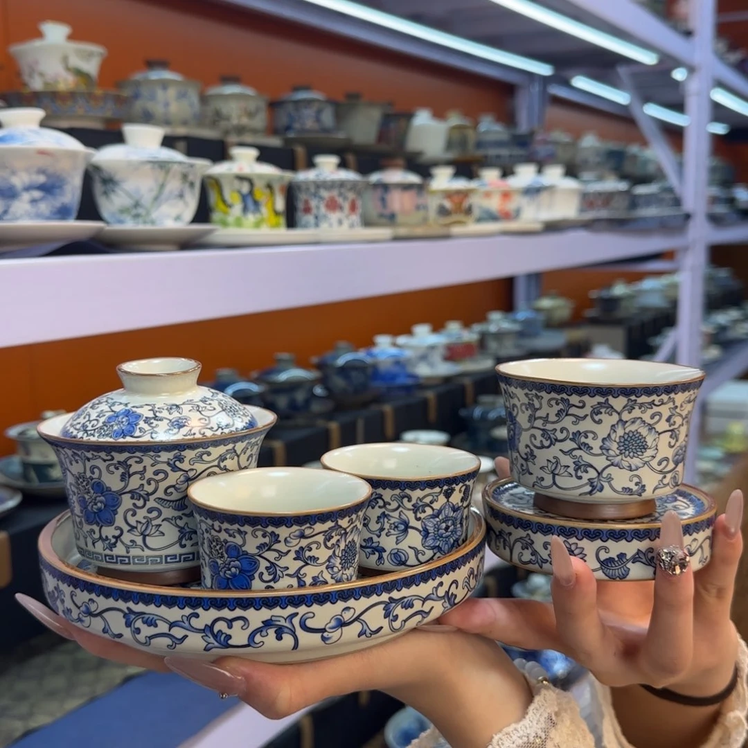 我在外面吃饭呢你在哪了我