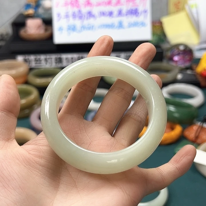 石英质玉手镯未镶嵌千***妞