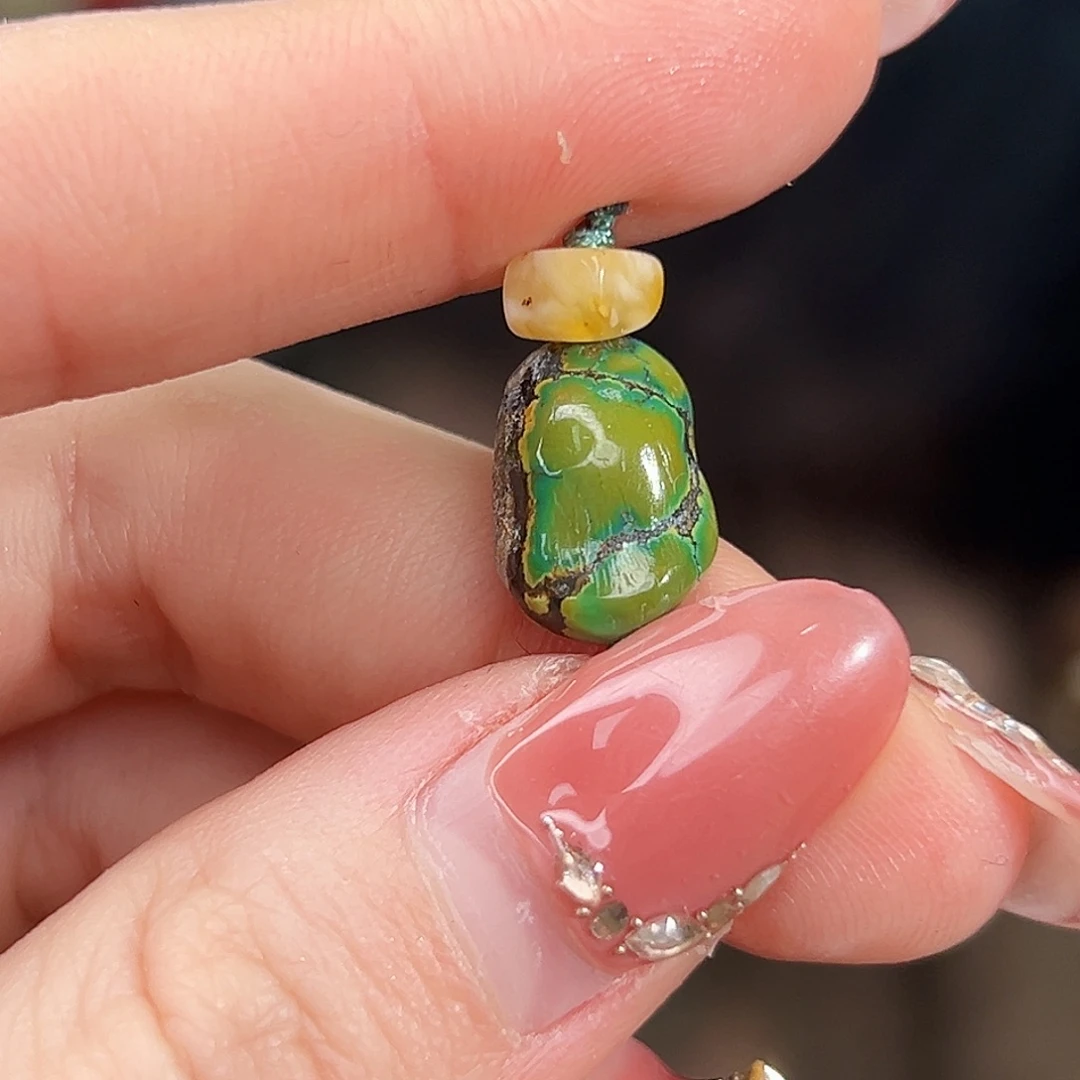 蜜蜡未镶嵌珠宝奇石