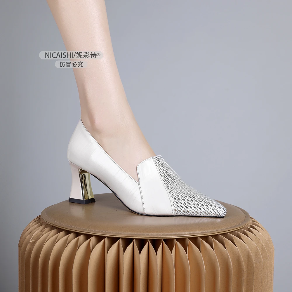 2025年新款欧美轻奢气质尖头瓢鞋中粗跟女单鞋仙女风舒适百搭0237