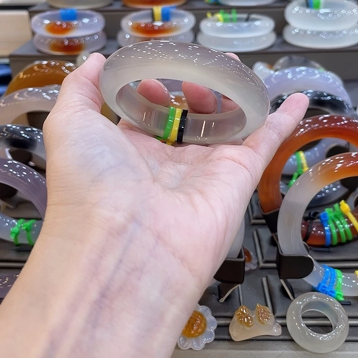 玛瑙/玉髓未镶嵌手镯