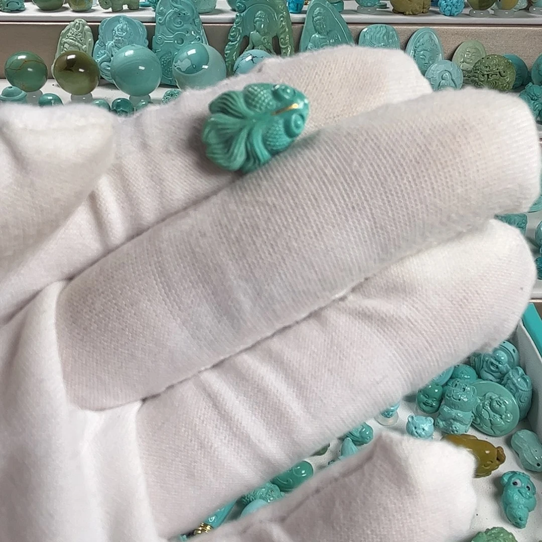 绿松石未镶嵌珠宝奇石