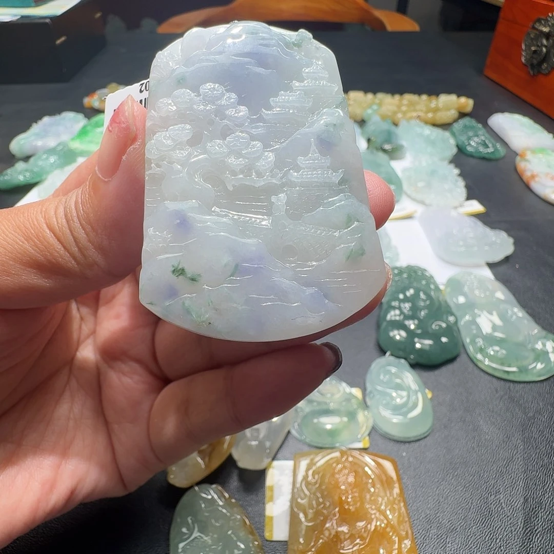 翡翠未镶嵌颈饰吊坠