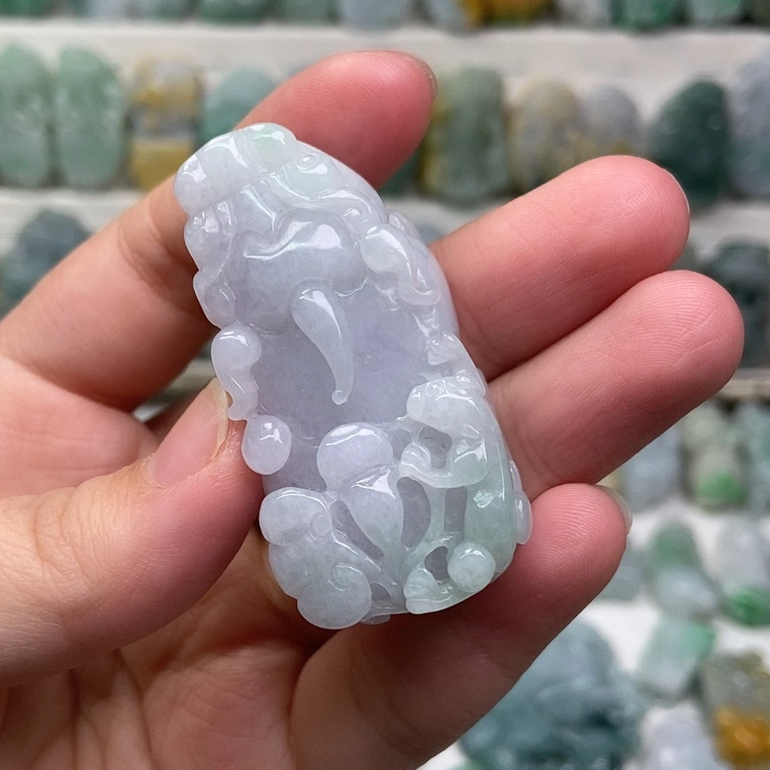 翡翠未镶嵌吊坠(赠链)