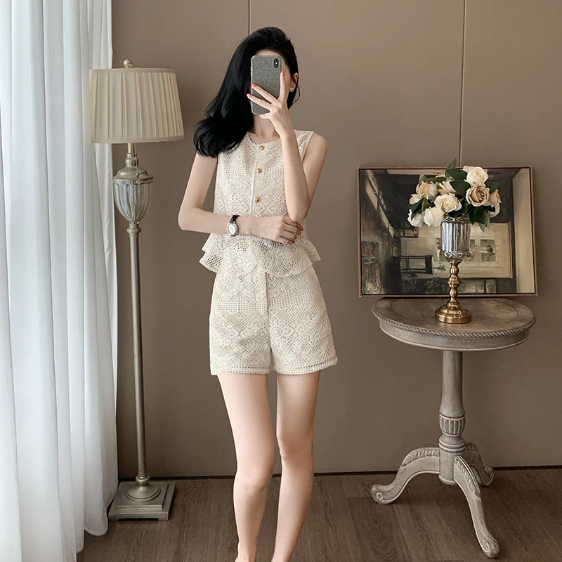 夏季减龄时尚轻奢小众设计感无袖蕾丝小香风套装女洋气短裤两件套
