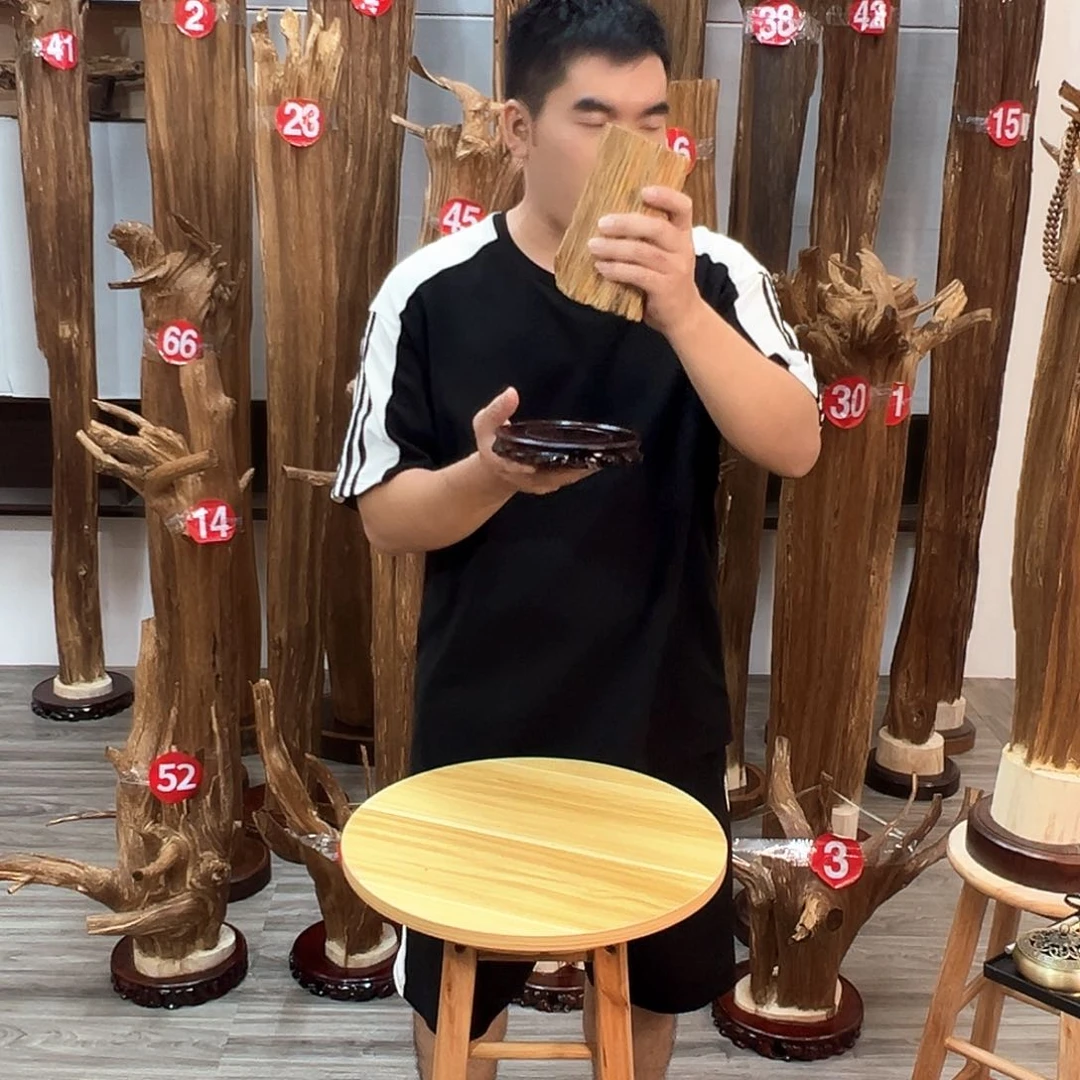 沉香碎屑沉香碎屑