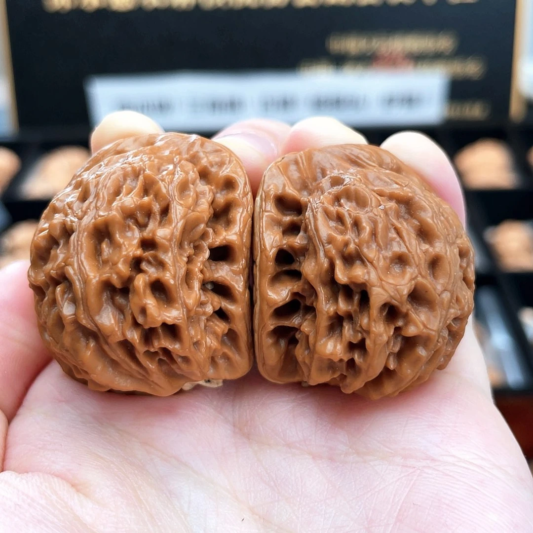 把件文玩核桃异形天生一对宫灯半壁40S1全品已打底