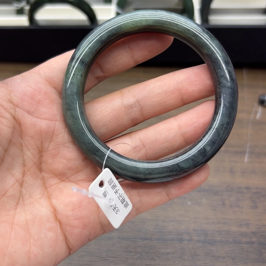 未镶嵌手镯和田玉58.1圈围423瑕