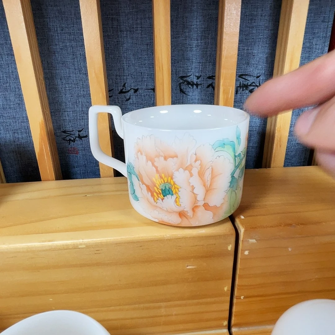 手绘的画风是一个人在