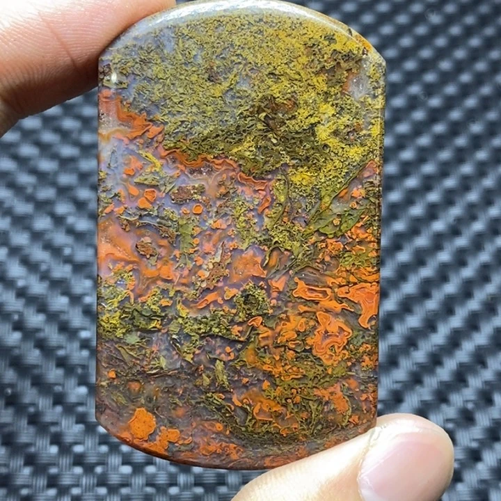 玛瑙/玉髓颈饰未镶嵌小*龙