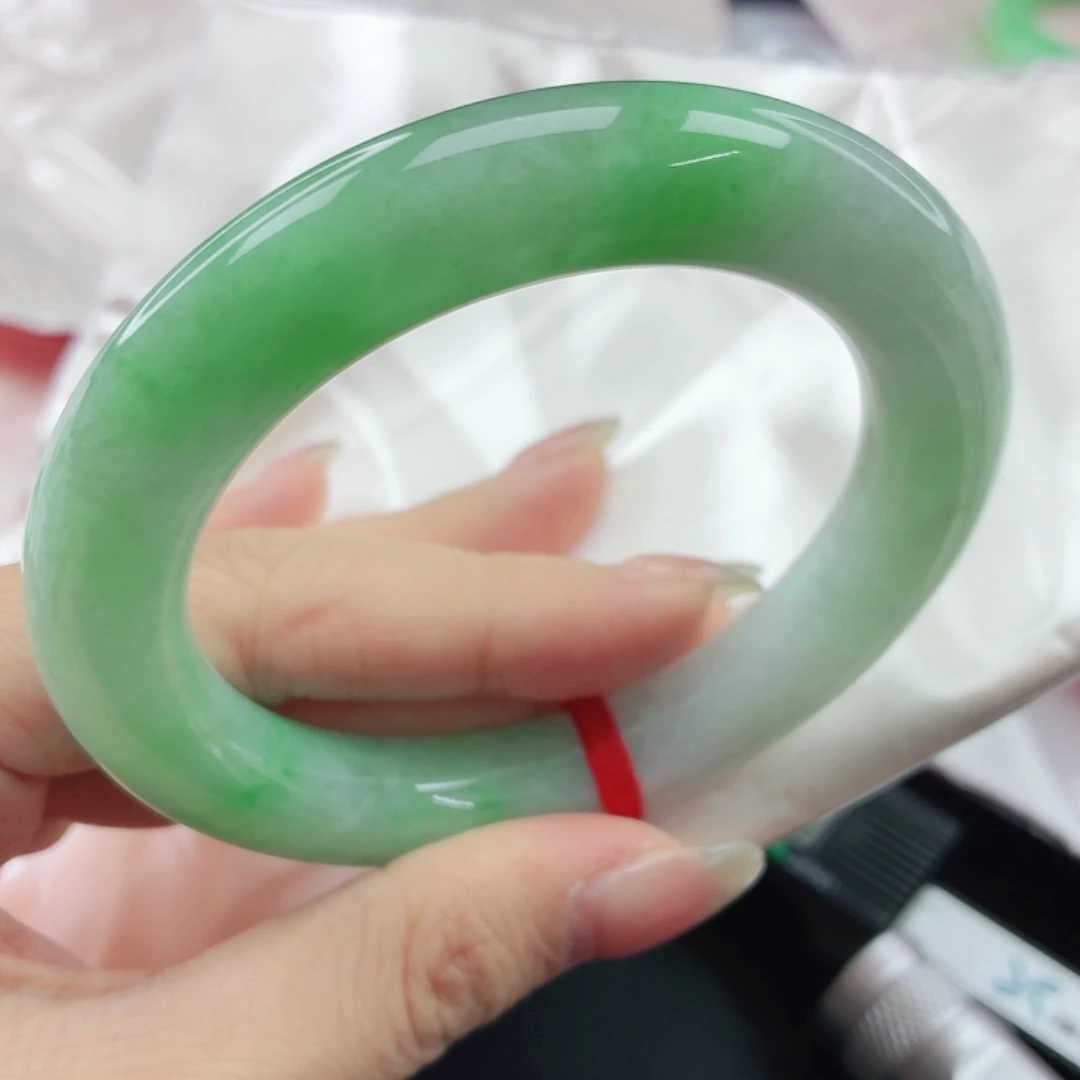 未镶嵌手镯翡翠，611
