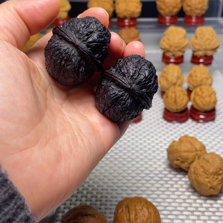 文玩核桃把件39蟒纹元宝