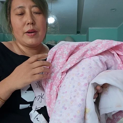 棉纯棉100棉纱布套子1米6乘2米1，颜色随机。