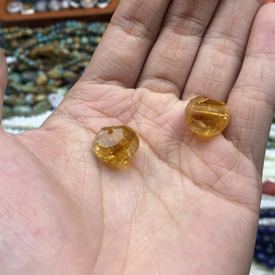 玛瑙/玉髓未镶嵌珠宝半成品一个天然13mm透黄塔晶切面