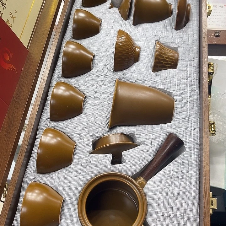 孤品茶具套装等。