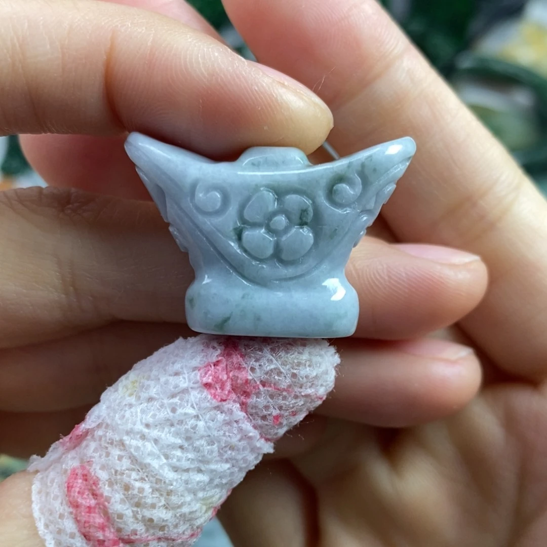 翡翠颈饰未镶嵌过***梦吊坠