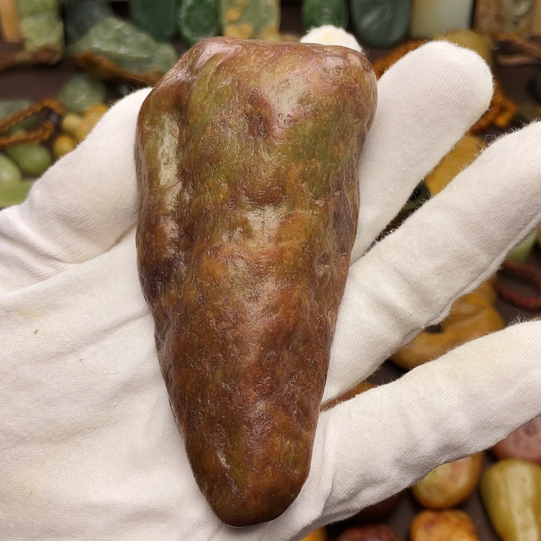 颈饰未镶嵌岫岩河磨玉（透闪石质玉）