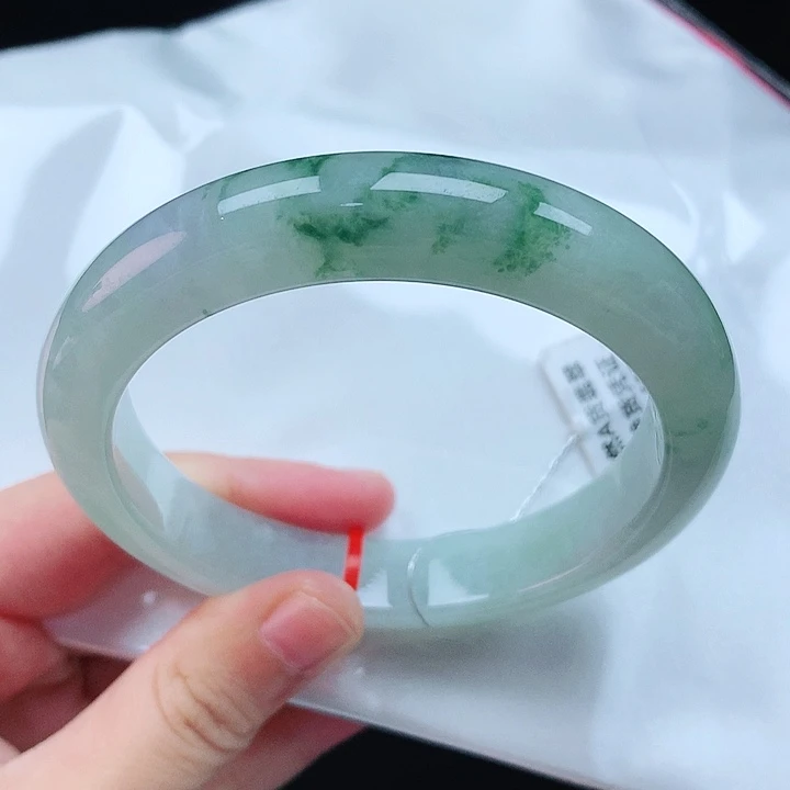 翡翠手镯未镶嵌58圈